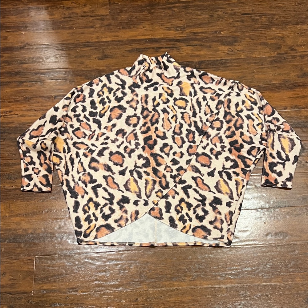 Nally & Millie Leopard Print Oversized Mock Neck Crossover Hem Top Women's L/XL